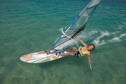 Private windsurfing lesson for two at sunset and aperitif on the beach 7